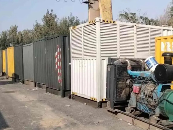 新田200KW柴油发电机机组每小时油耗是多少？